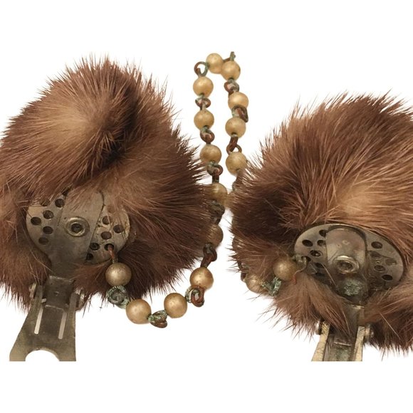 Vintage Fur Sweater Guards Clips Pearls Link Chain Accessories - Picture 9 of 9